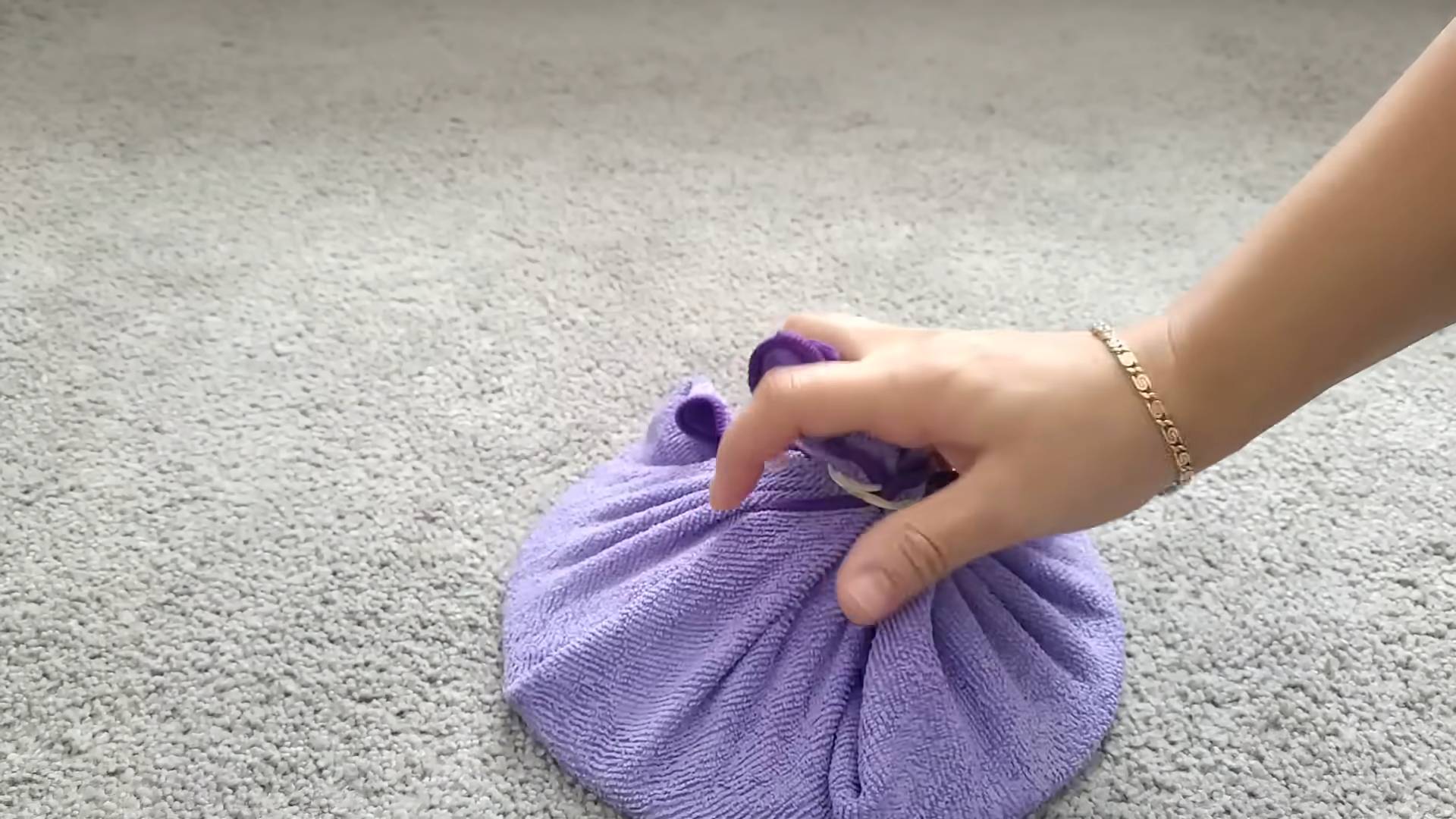 Couch reinigen Topfdeckel Trick